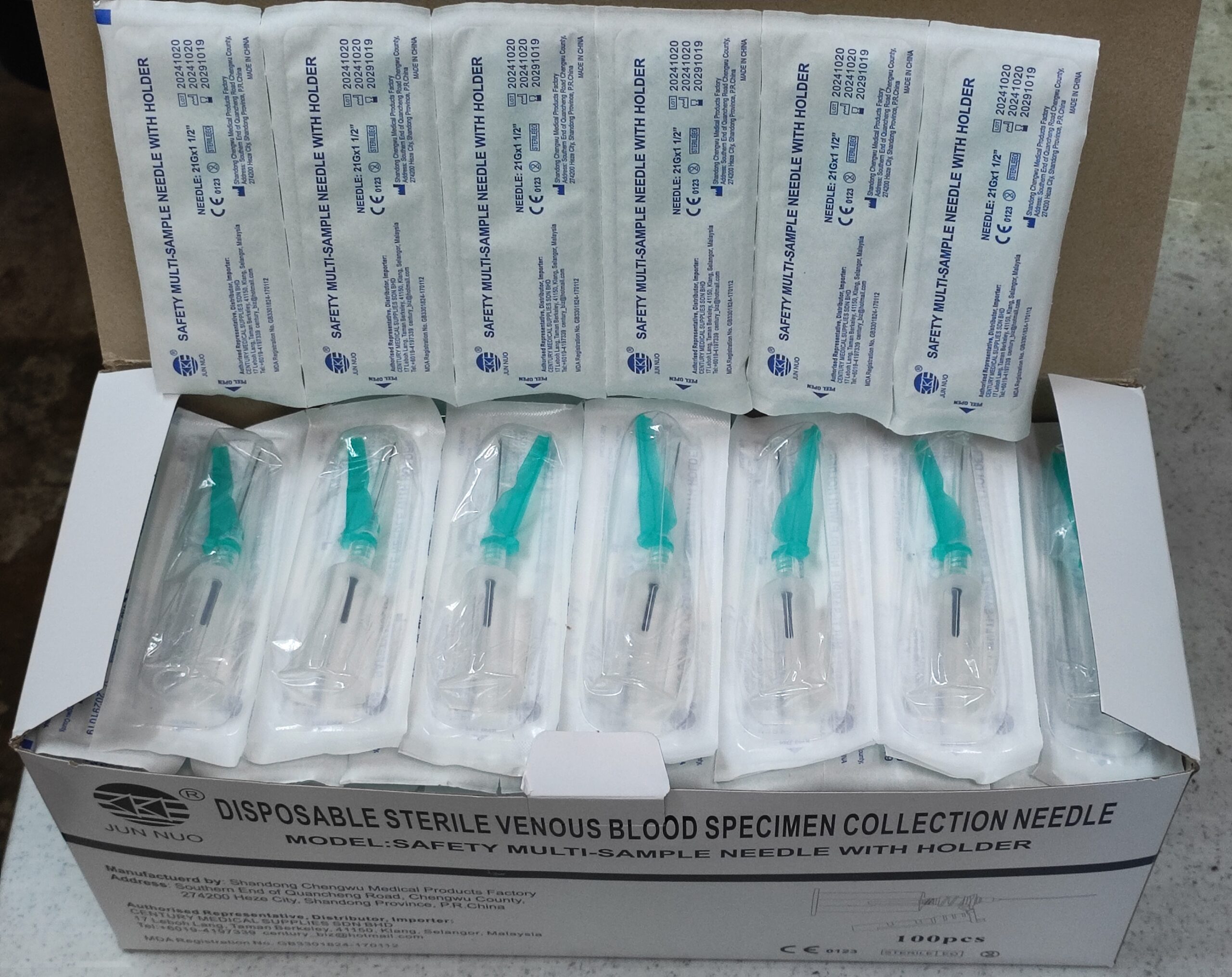 safety multi-sample needle with holder for blood collection